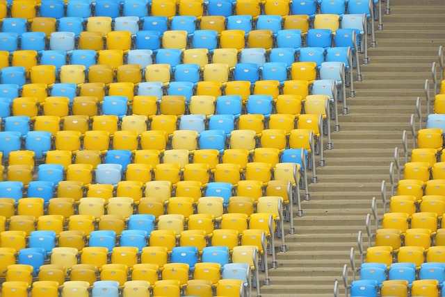 性敲响了警 性敲响了警