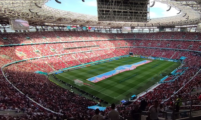 这背后有何 这背后有何